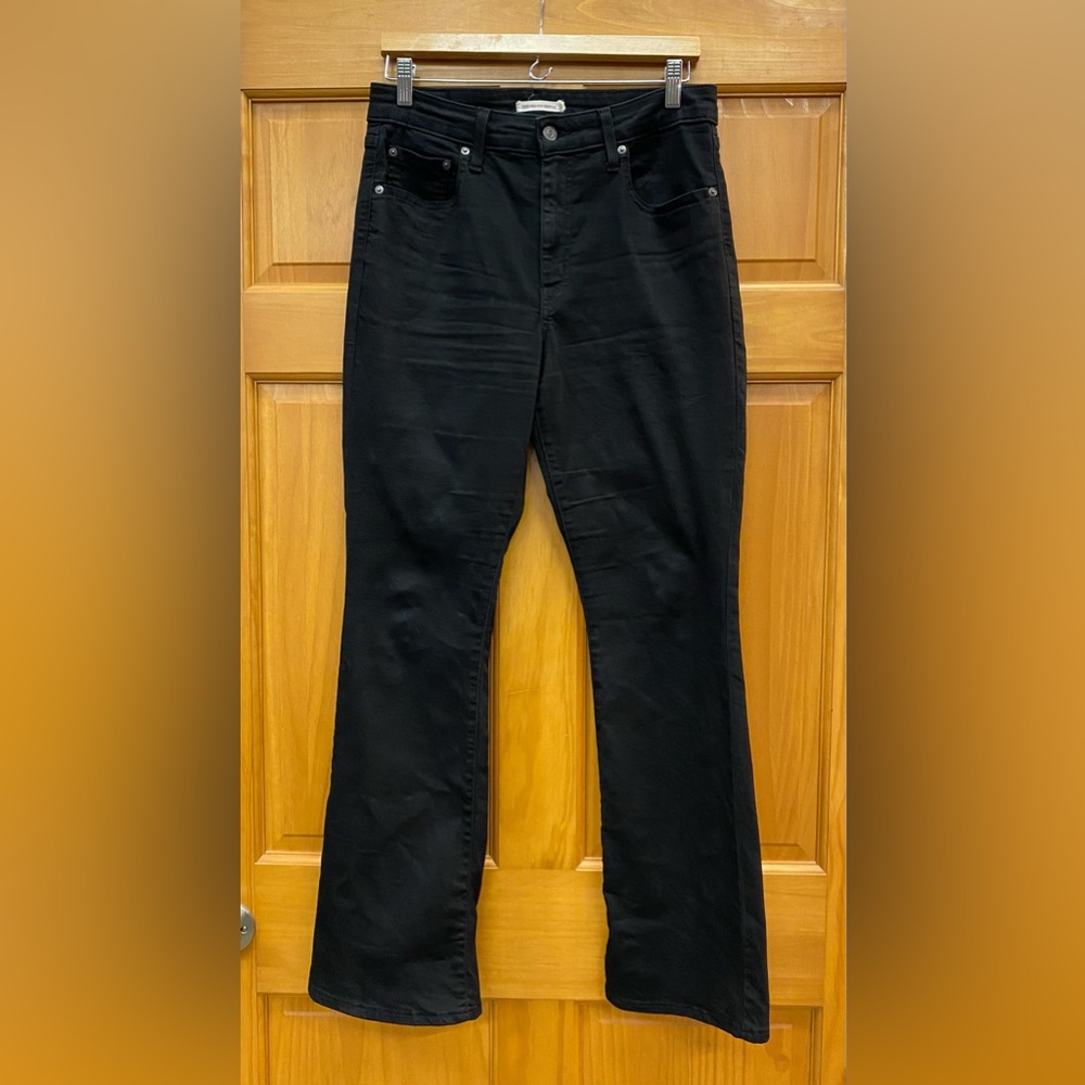 NWOT Levi’s 725 High Rise Bootcut Jeans